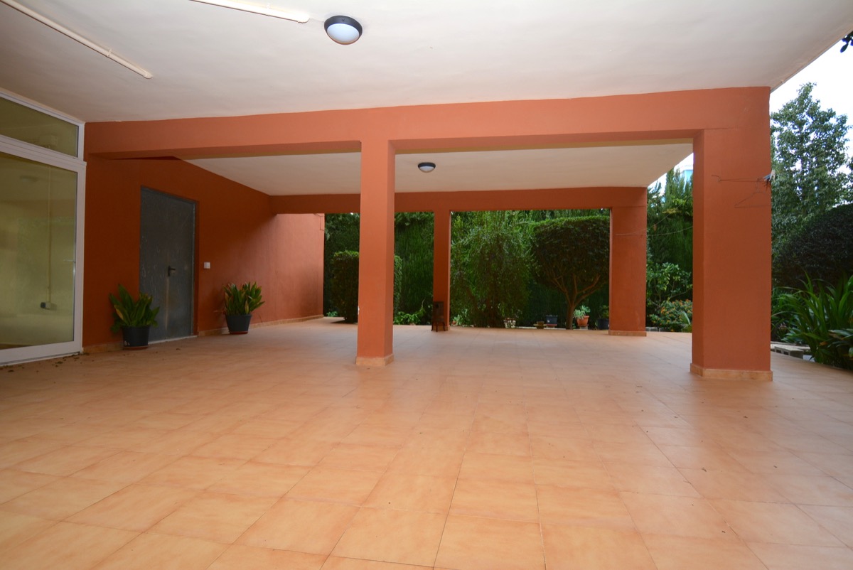 Prachtige villa te koop in Denia en zeer dicht bij het strand