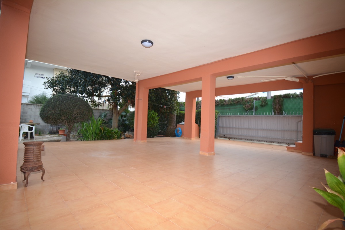 Prachtige villa te koop in Denia en zeer dicht bij het strand