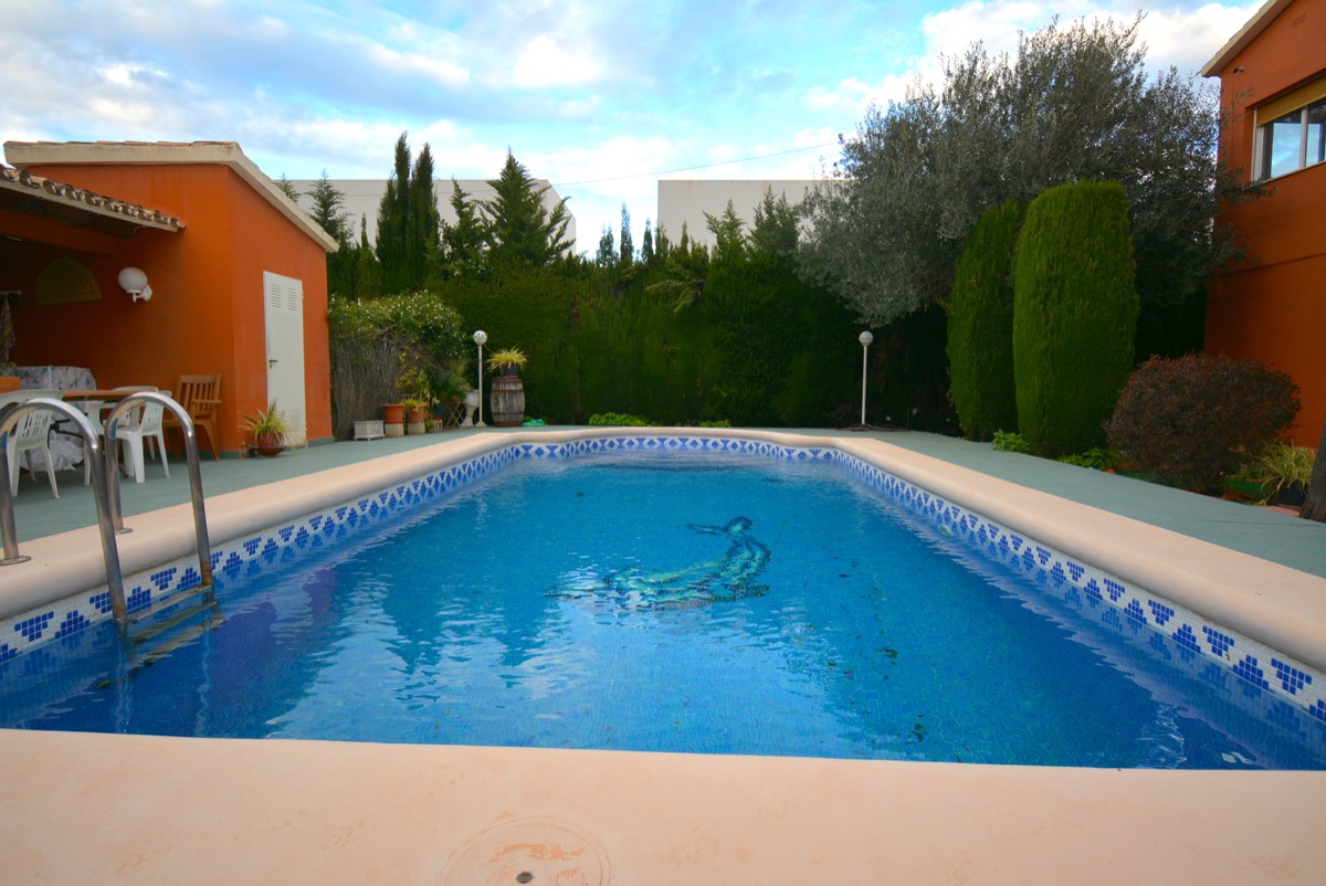 Prachtige villa te koop in Denia en zeer dicht bij het strand