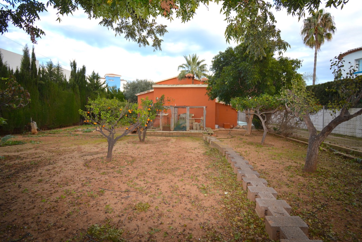 Prachtige villa te koop in Denia en zeer dicht bij het strand