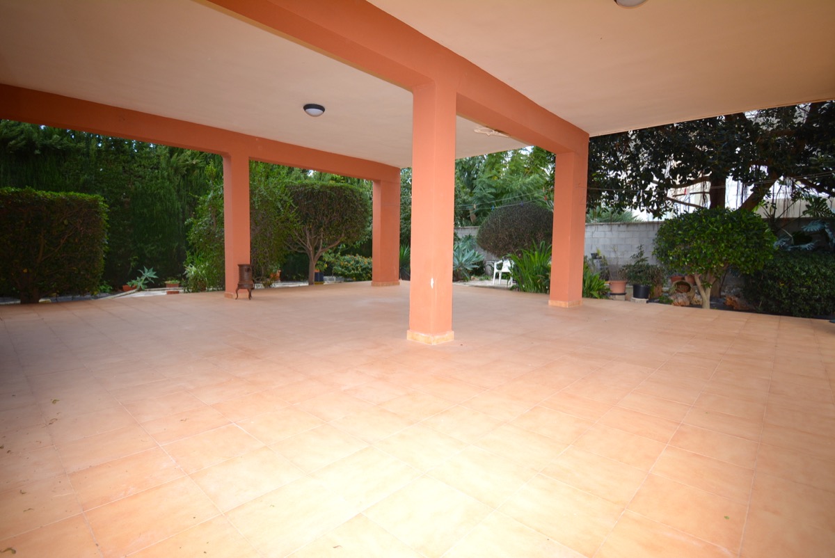 Prachtige villa te koop in Denia en zeer dicht bij het strand
