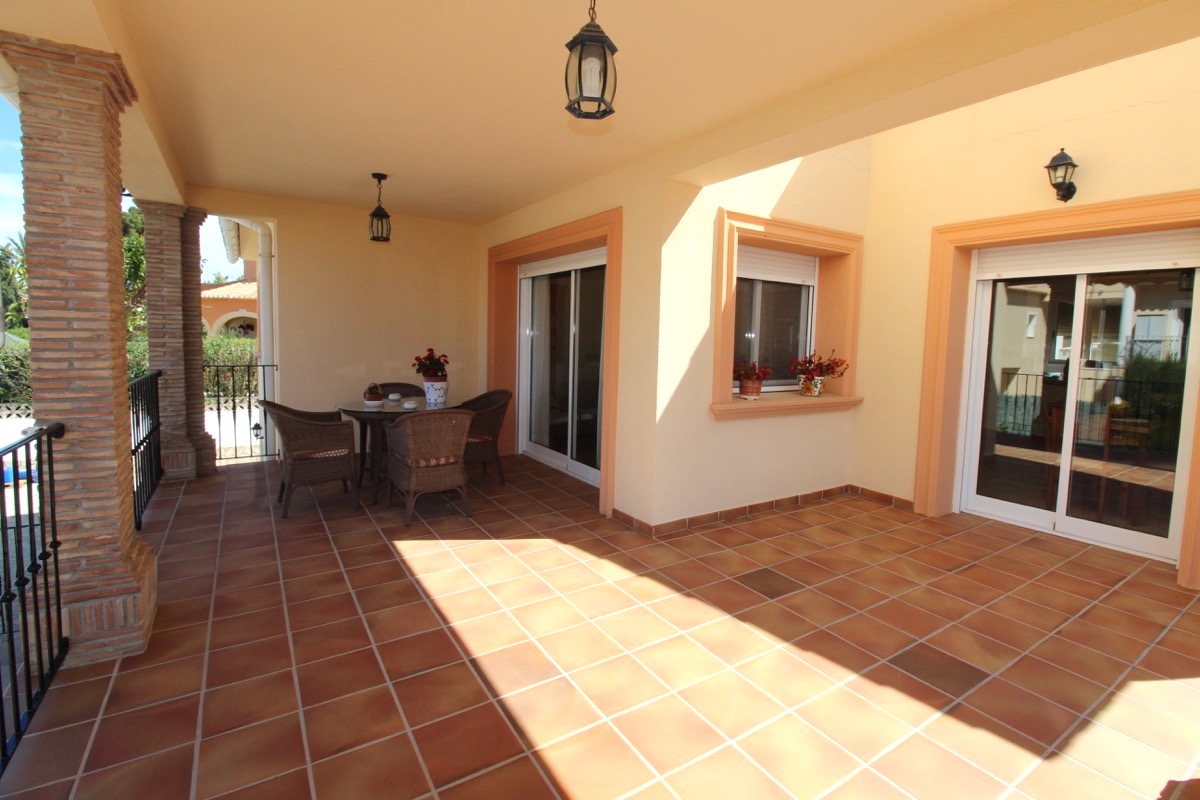 Elegant villa til salgs i Denia i et fantastisk boligområde