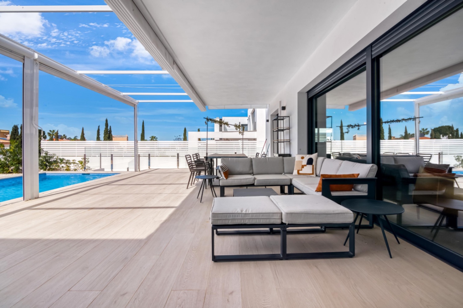 Villa de diseño moderno en venta en Dénia