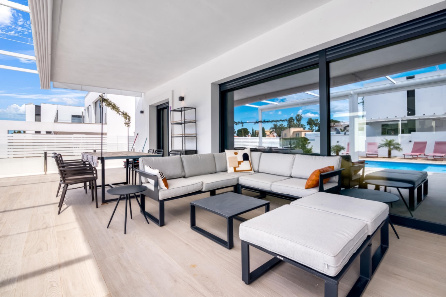 Villa de diseño moderno en venta en Dénia
