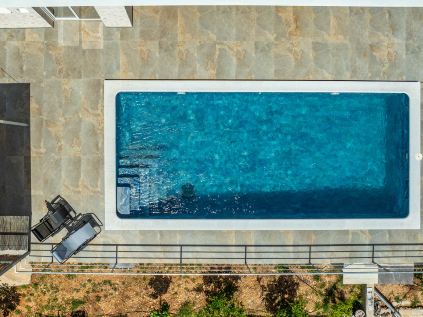 Modern lyxvilla till salu i Denia med vacker utsikt över havet och bergen