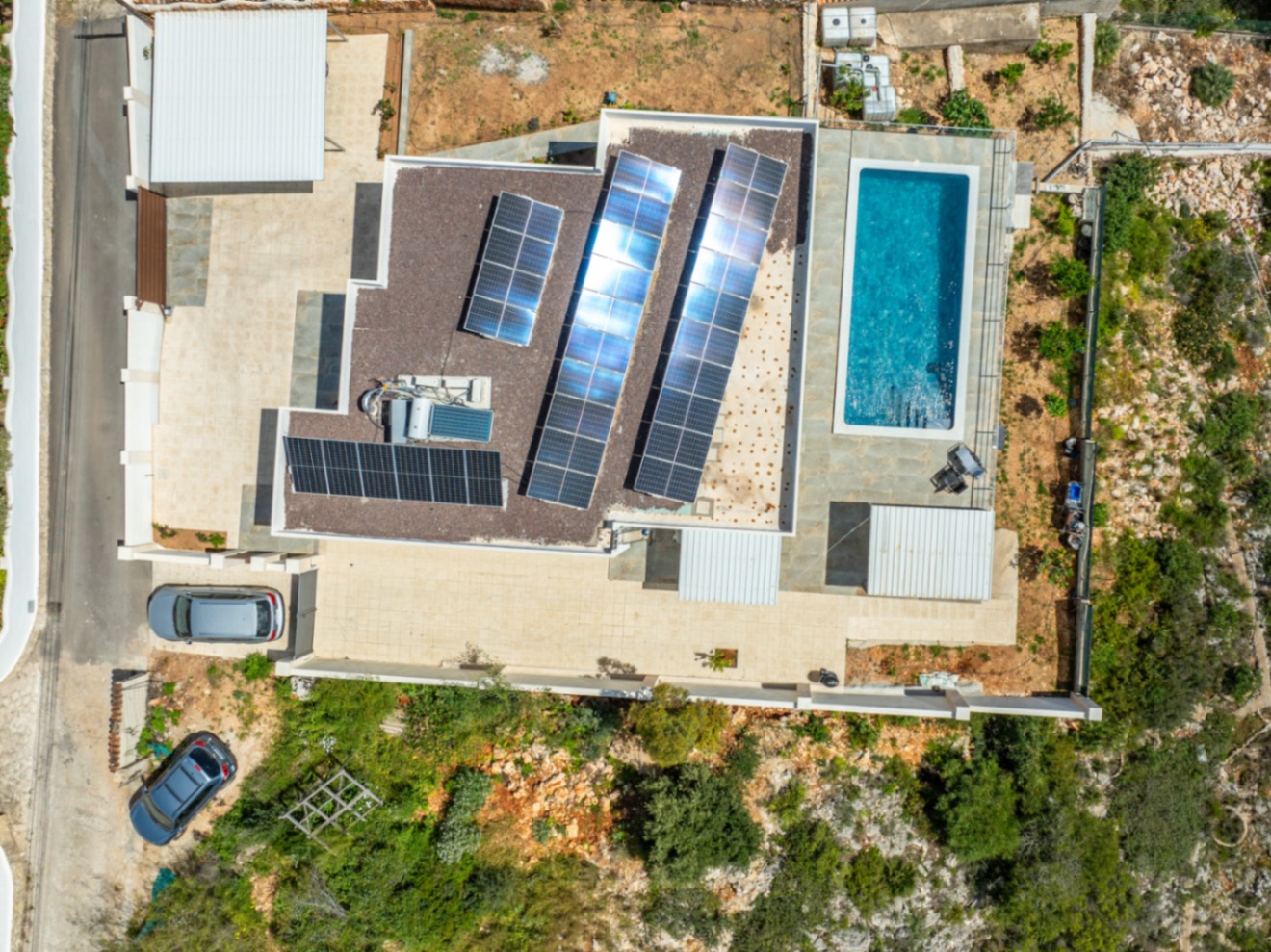 Modern lyxvilla till salu i Denia med vacker utsikt över havet och bergen