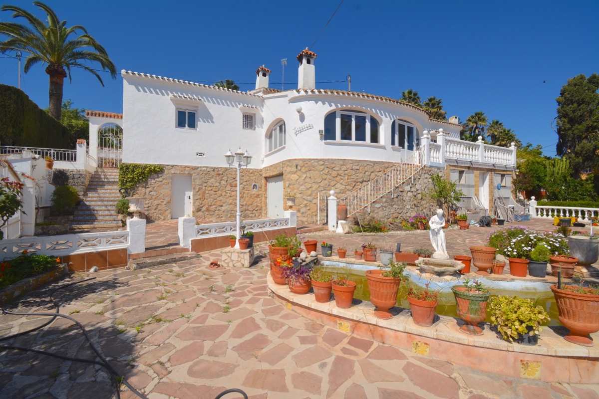 Bonito chalet en venta en La Xara