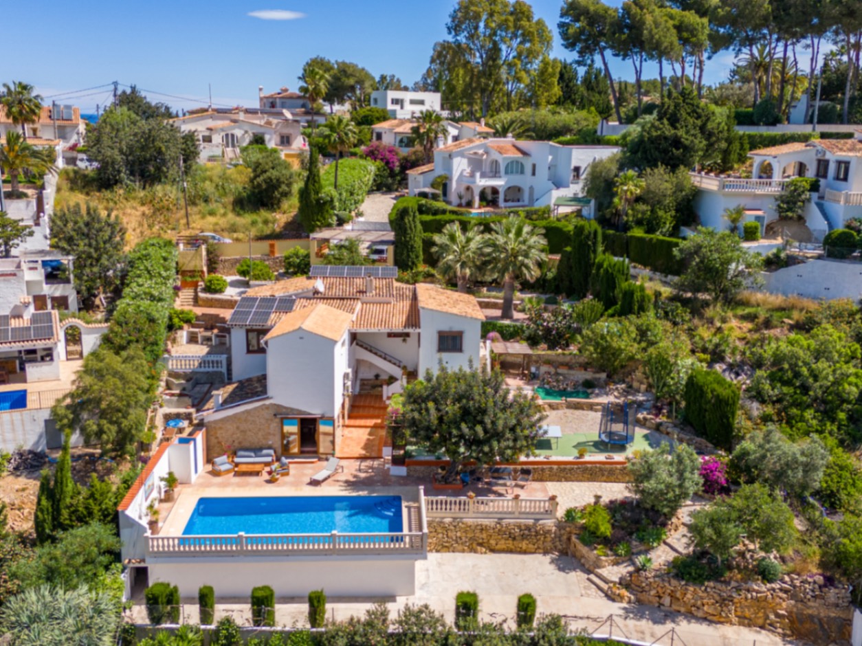 Precioso chalet rústico en venta en Denia