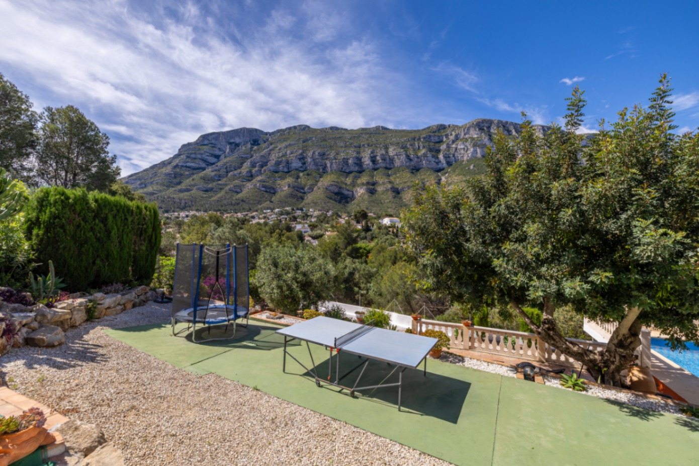 Precioso chalet rústico en venta en Denia