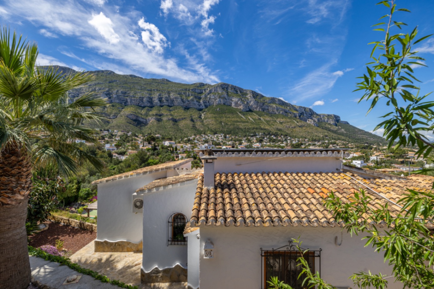 Precioso chalet rústico en venta en Denia
