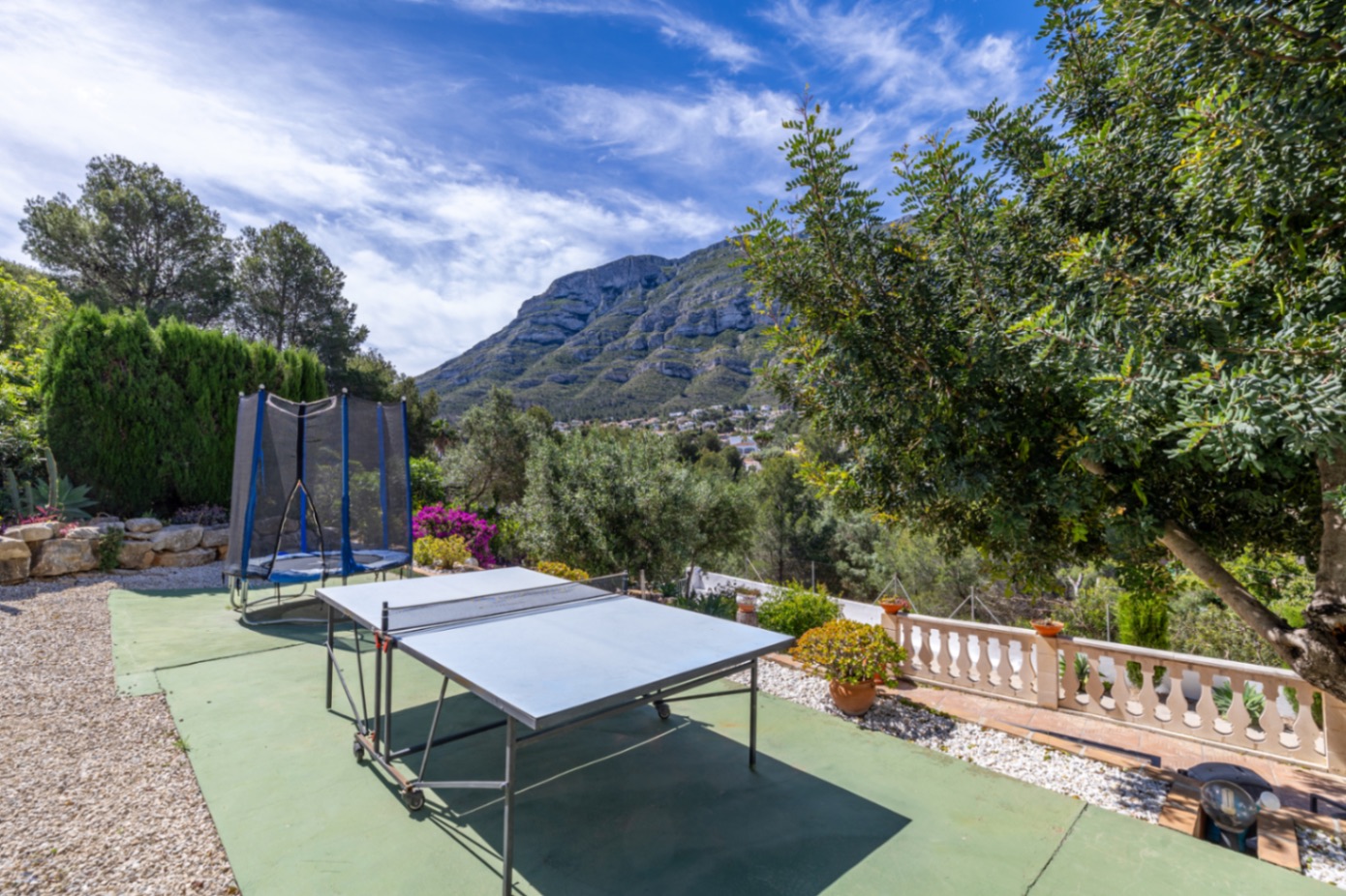 Precioso chalet rústico en venta en Denia