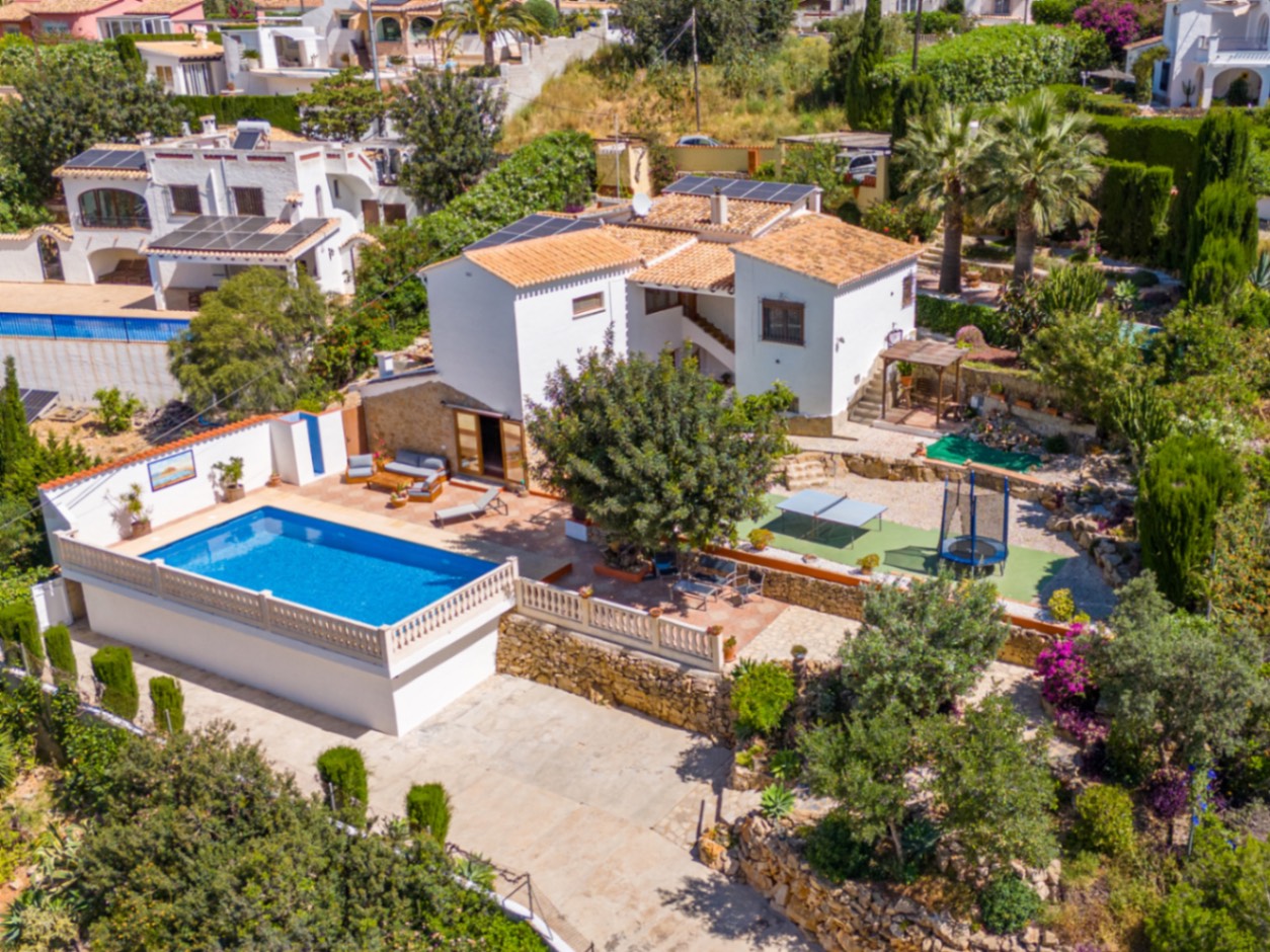 Precioso chalet rústico en venta en Denia