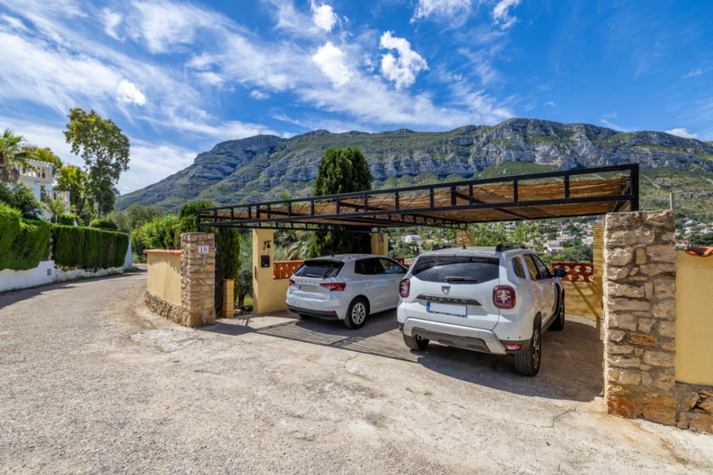 Precioso chalet rústico en venta en Denia