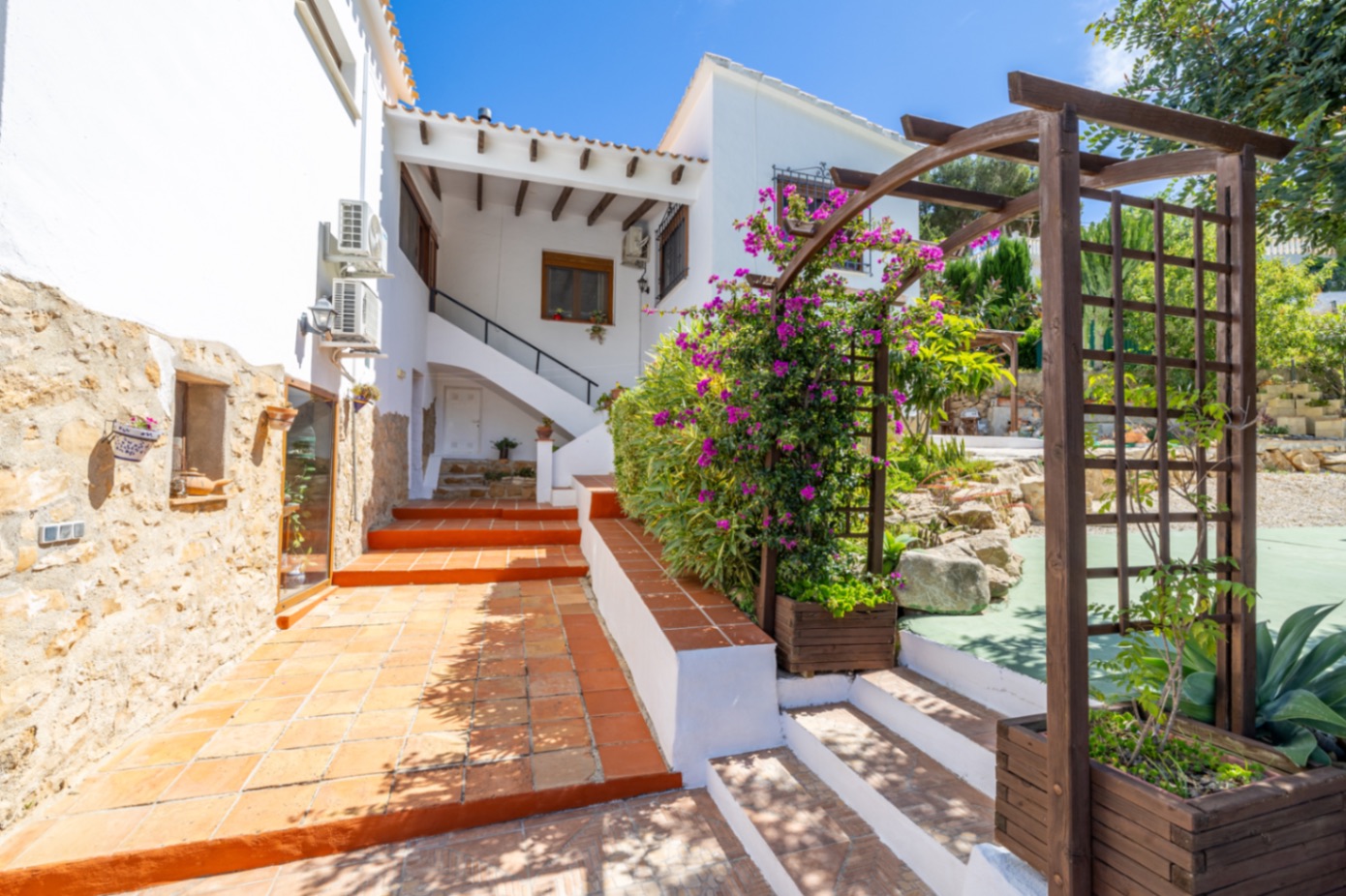 Precioso chalet rústico en venta en Denia